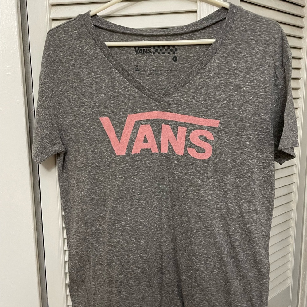 Vans gray and pink t-shirt